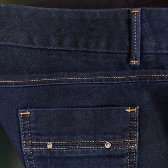 Banana Republic Dark Wash Cropped Blue Jean | 26/2 - Picture 5 of 7